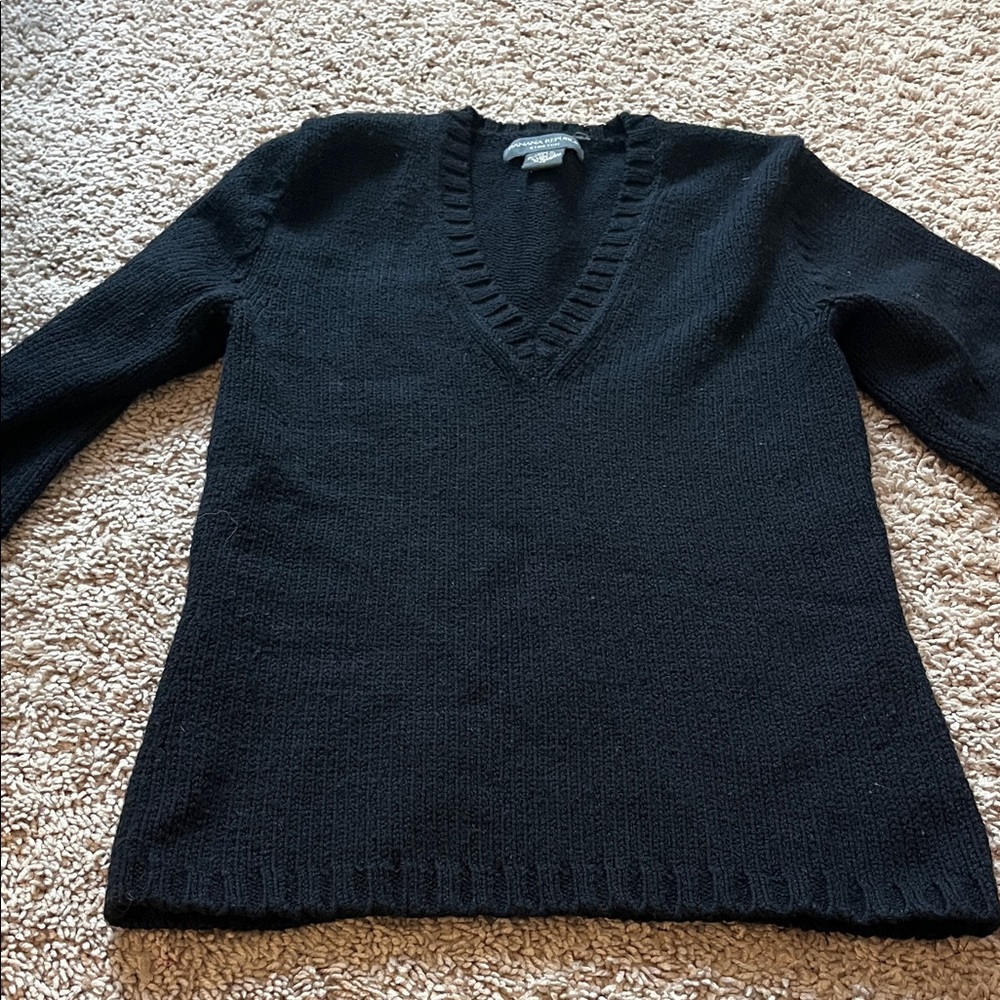 Banana Republic Black V-Neck Women's Top